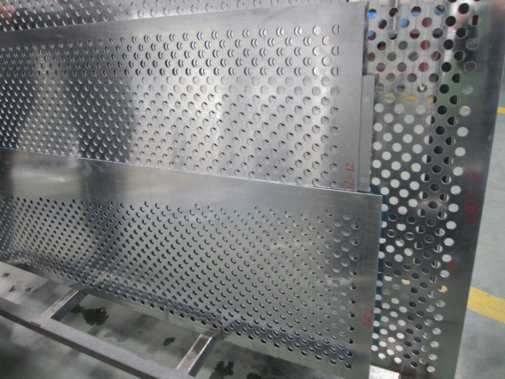 Globond-Perforated-Panels-1024x768.jpg